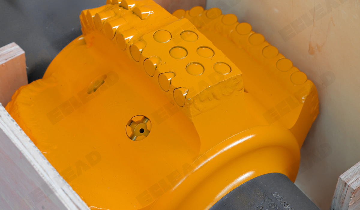 PDC cutters on HDD reamer blade